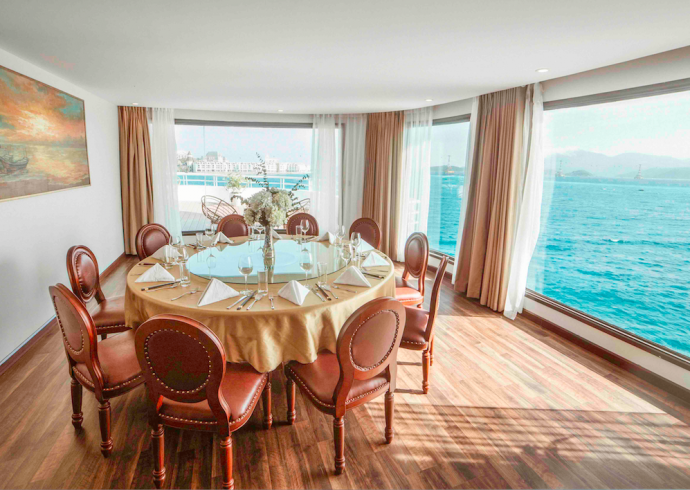 2 panorama VIP rooms